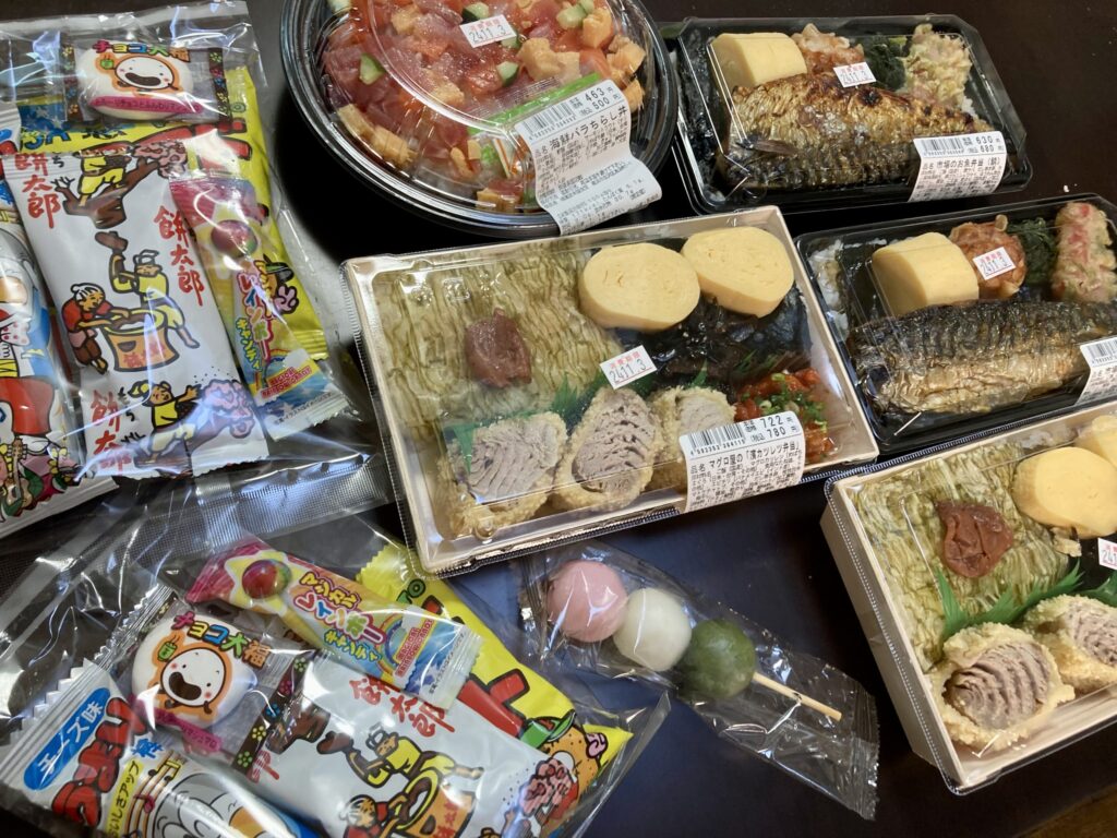 横浜南部市場　お団子とお子様駄菓子プレゼント
お買い得500円の海鮮丼