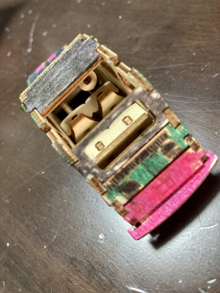 ダイソー　細密ウッドクラフト