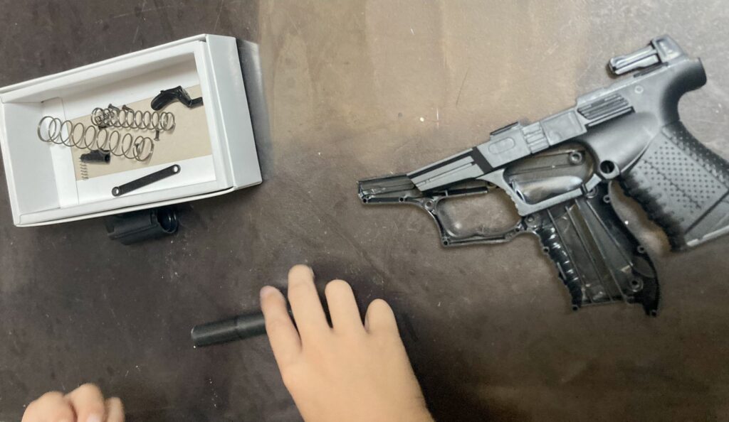 銃オモチャ 解体